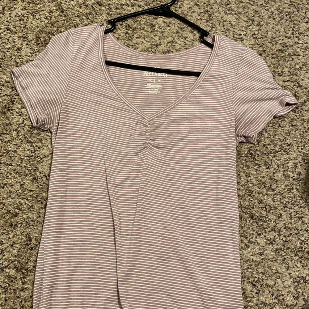 Barely worn AE shirt